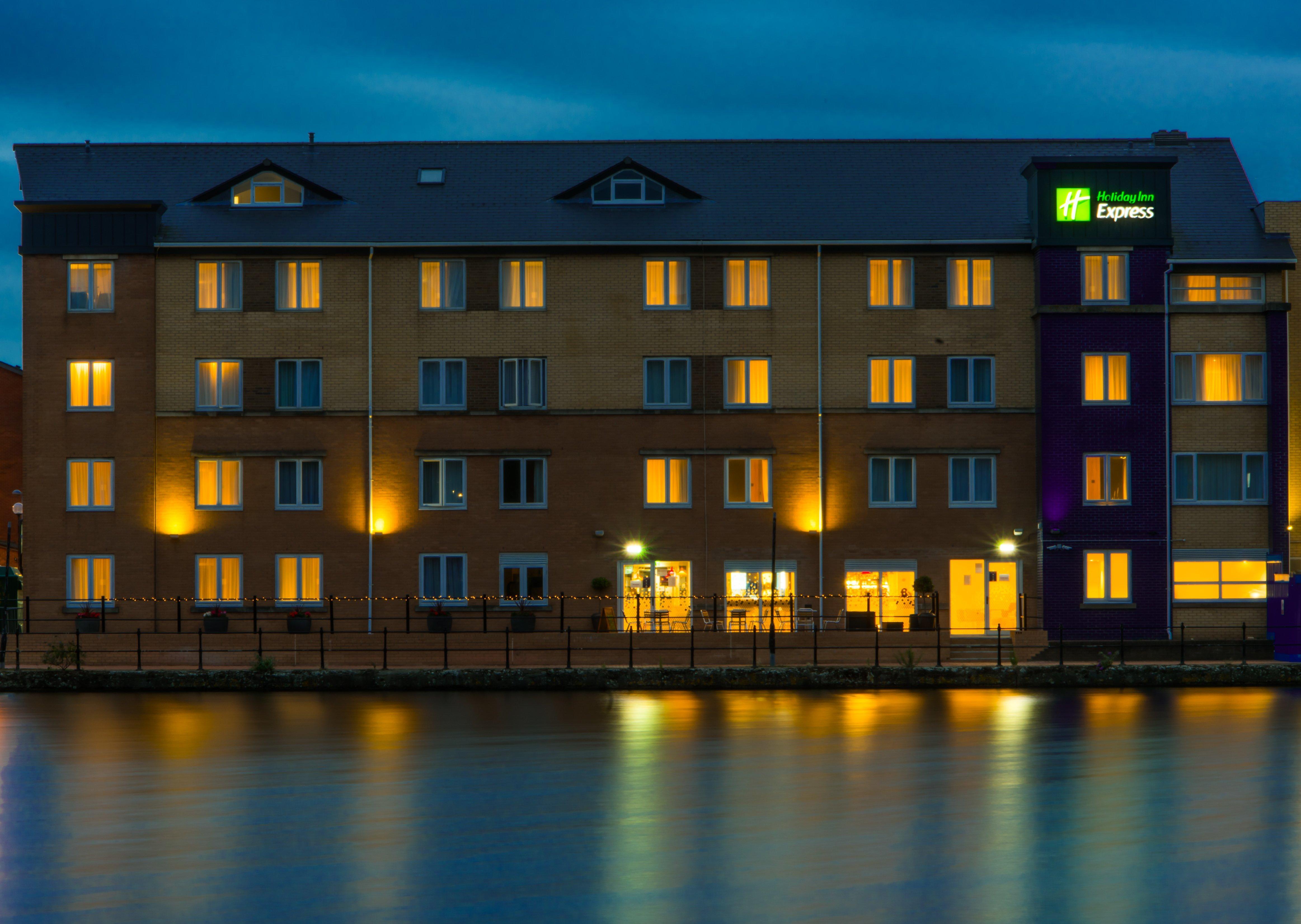 Holiday Inn Express Cardiff Bay By Ihg Κάρντιφ Εξωτερικό φωτογραφία